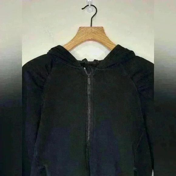 Lululemon full zip  , sz 8 - Picture 2 of 10